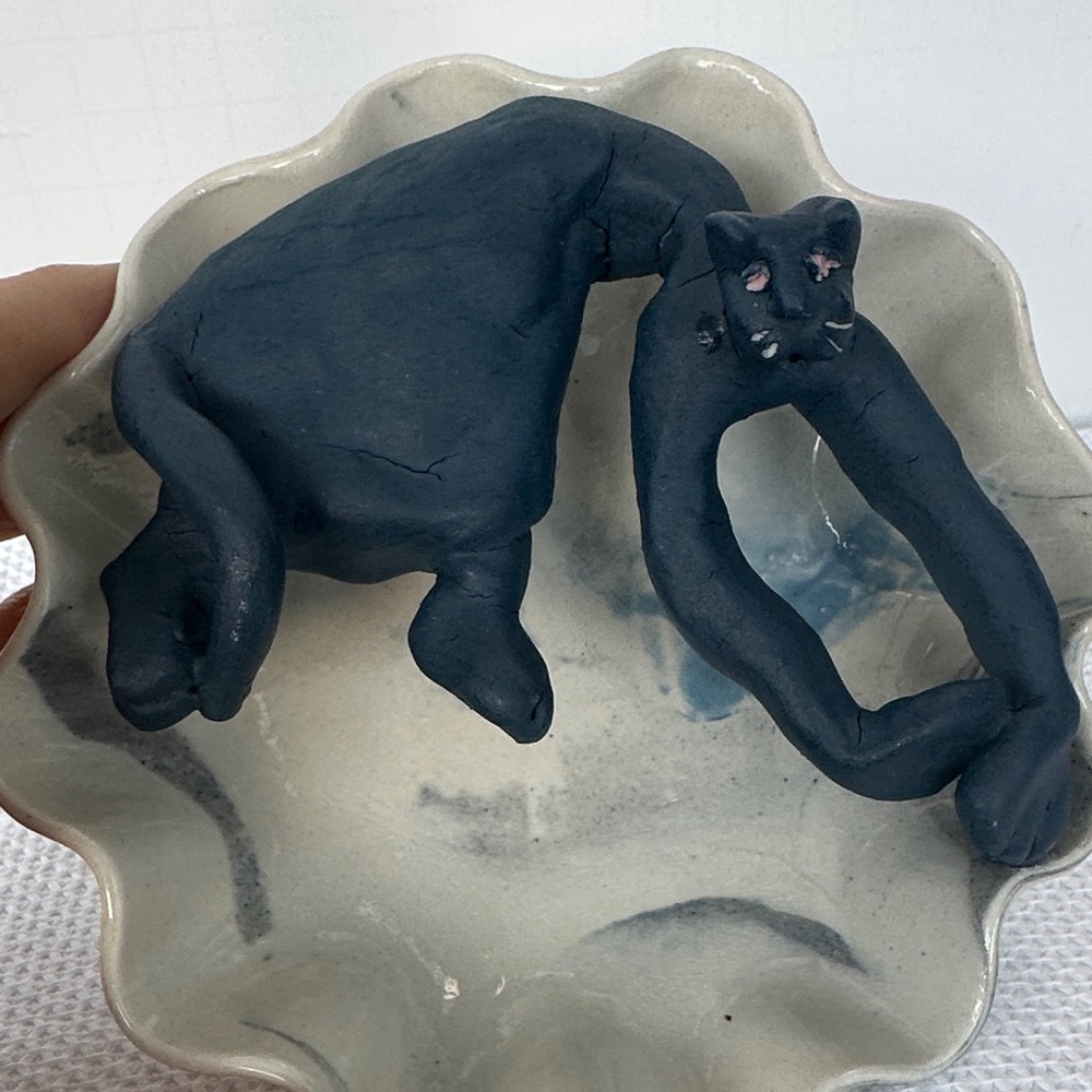 Handcrafted Ceramic Bowl with Cat Design Scalloped Ruffle Edge Trinket Dish